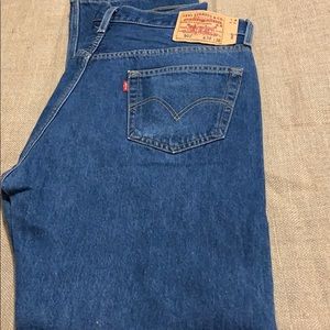 Dark blue men’s Levi’s jeans